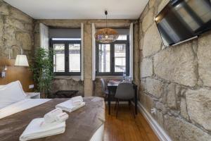 Oporto Gardens - Historic House, by Hopstays