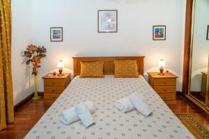 Brisa de Sesimbra - Spacious Family Apartment, 5min Walk to the Beach with Private Parking