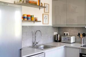 Paradigm House, Modern 2-Bedroom Duplex Apartment 2, Free Parking, Oxford