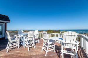 Sunday Drive - Nags Head MP 15, Oceanfront, Private Walkway to Beach, Pool, Hot Tub