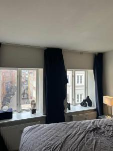 Exclusive Apt In City Center with Balcony