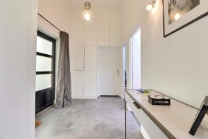 The Loft A bright studio with a distinctive design
