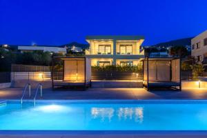 Limi Deluxe Sea View Suites - Private Pools