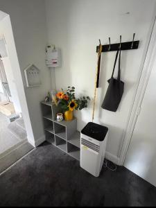 2 Bed Apartment Near Yeovil Hospital & Leonardo