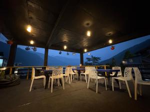 New Suraj Inn - Nestled near Hadimba Temple ! Rooftop Cafe ! Private Parking
