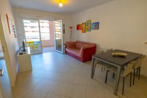 110I - Joli 2P avec terrasse piscine et parking