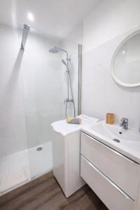 Coeur de Juan - Studio, 4P, PK, AC, centre & plage