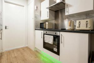 West Reading Contractor Apartment with On-Site Parking