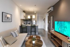 Modern 1 BR apt in Las Lomas, near Shopping delSol