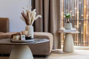 Lotus Lodge - Japanese Wellness Lodge in Zeeland - Private Sauna - Outdoor Shower - Japanese Garden - Free WiFi, Towels & Bed Linnen