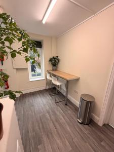 1 Bron Rhedyn Holiday Cottage