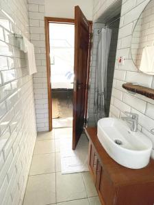 A stunning 2 bedroom house, Lavington