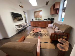 A stunning 2 bedroom house, Lavington
