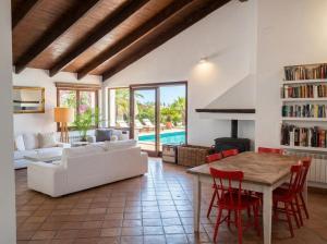 Villa Estrella Privé with Private Pool and Billiard room img4