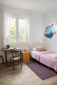 Private Guest Room with Garden Access