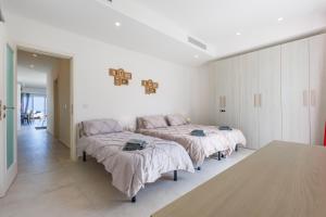 Valley & Sea View 2BR Penthouse - 6 mins to Balluta Bay by QuickTrips