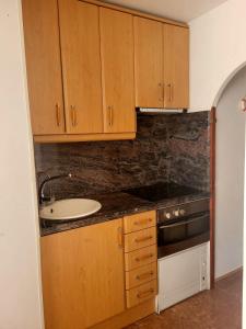 Oasis with Pool and Parking BARA II