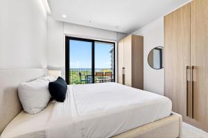 2BR Balcony Ocean View + Beach Club in Playas del Coco | Naumi N434