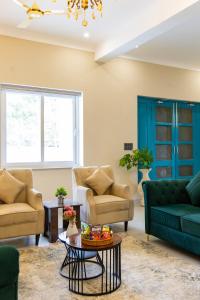 ELIVAAS The Kimadi House 4-BHK English-Style Villa With Rooftop, Pool & Mussoorie Views