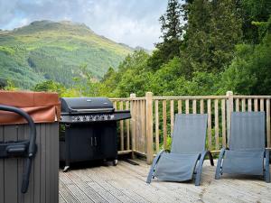 Loch View, Hot Tub, Near Loch Lomond, Pet-friendly