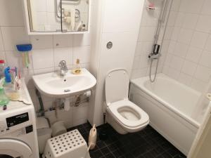 Cozy Guest Room in Green Uppsala - Walk to Central Station