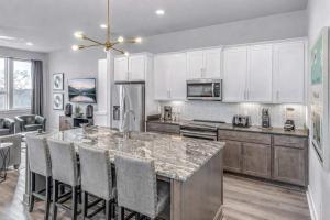 Nashville Retreat Sleeps 12 Minutes to Broadway