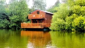 Maisons de vacances Cabanes flottantes et gites au fil de l'eau : photos des chambres