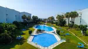 MARBELLA BANUS SUITES - Banús, Playa Rocio Seaside Complex, 3BDRM-3BR, Direct Access to the Beach, Large Outdoor Terrace, 3 min Walk to Puerto Banús
