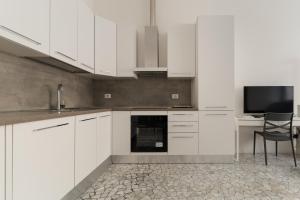 GuestHost - Cozy Flat near Central & Grec0 Pirelli Stations