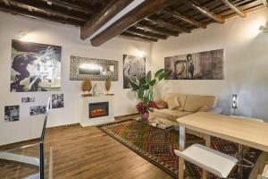 VI Parione House
