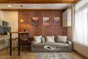 Seek and Hide - Markos Dream Hideaway