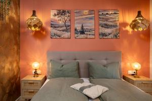 Seek and Hide - Markos Dream Hideaway