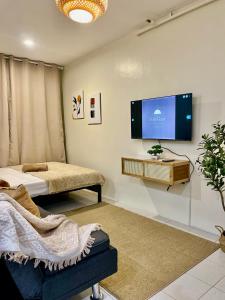 Sun Gaze Studio - Staycation Near Enchanted Kingdom