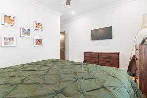 Seize the Stay Creole Cottage Main