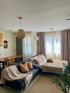 Sun Gaze Studio - Staycation Near Enchanted Kingdom