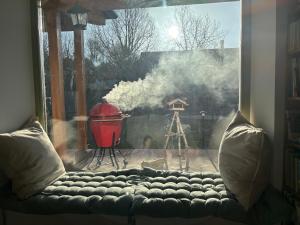 Erdő mellett lebzselő