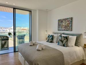 Bunksy Flat Delmar Waterfront Living Olhão by Junto ao Mar