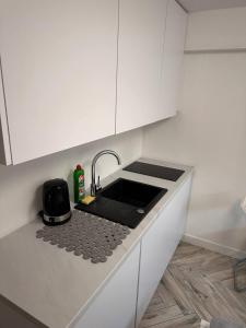 Quiet Apartment Near The Park, Metro, Centre, WI-FI - by HIK Apartments