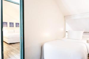 AmazINN Places Casco Viejo Billiard table and Pool