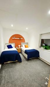 Shawe Hse Airport Stay Driveway Wythenshawe