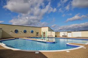 8 Berth Caravan - Blue Dolphin - Filey