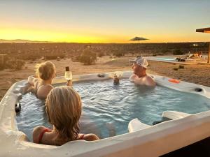 Loma Vista - Pool Spa Outdoor Movies Meditation