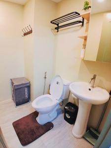 Balcony Studio 28 in Ayala Cebu Business Park with fast wifi