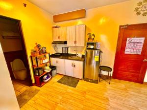 Condo 2Bedroom near Session with Free Own Parking