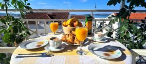 Sea View Apartment with Balcony & Sunset 2 min to Beach