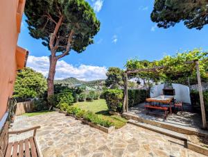 Villa with sea view & pool in Santa Susanna