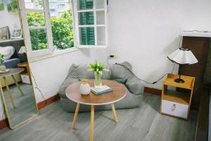 Balcony Apartment 45m2 5 min to Old Quarter