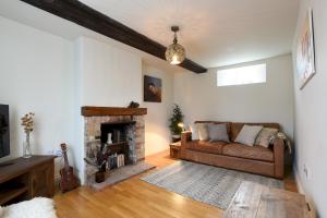 Lovely Coastal Cottage Retreat - Pass the Keys