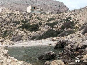 Aquamarine Luxury Suites - Stegna - Beachfront, Jacuzzi , Smart Home, Great View