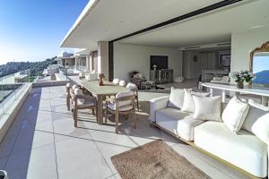 RLQ - Modern 2 Bed Apt with Rooftop Plunge Pool